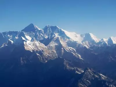 에베레스트 1미터 높아졌다… 공식 높이 8,848.86m