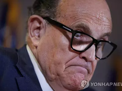 코로나 걸렸던 트럼프 변호사 줄리아니 퇴원…"치료 기적적"