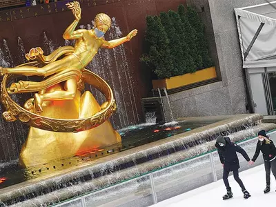 청동상도 마스크 착용