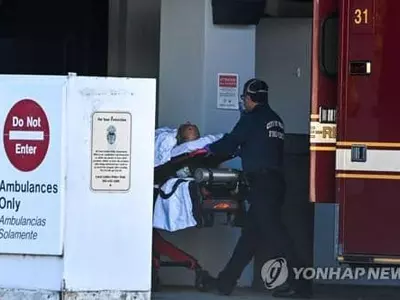 백신 승인 떨어졌지만…미 코로나 신규환자·사망자 지표는 최악