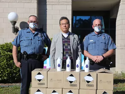 파라곤골프 김종인 대표 경찰에 세정제 기부