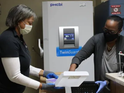 조지아주 간호사 5명 첫 백신 접종