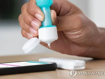 15분 안에 집에서 코로나 감염 확인…FDA, 가정용 진단키트 승인