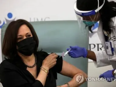 부통령 당선인도 코로나19 백신 접종…트럼프는 아직