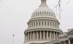 트럼프·공화·민주‘3각 핑퐁’연말 정국