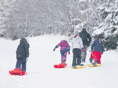 스키장 리프트 탈 때도 마스크 쓰고 거리 둬야