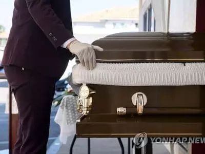 미국 코로나 사망자 35만명 넘어…백신 접종은 거북이걸음