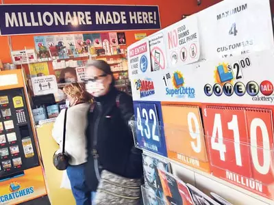 ‘4억 잭팟 잡아라’ 새해 파워볼·메가밀리언스 구입 열기