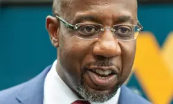 라파엘 워녹 상원의원은 누구