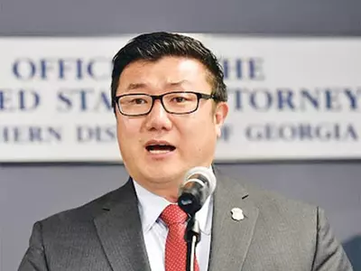 한인 최초 연방검사장 돌연 사의 왜?