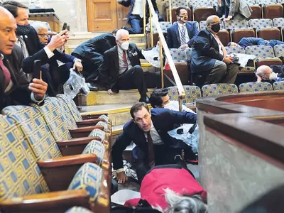 미국 민주주의가 짓밟혔다