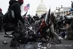 의사당 폭도들의 두번째 타깃은 언론…카메라 부수고 폭언