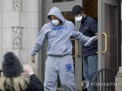 트럼프 위해 싸우라" 의회 난입 웨스트버지니아주 의원 사임