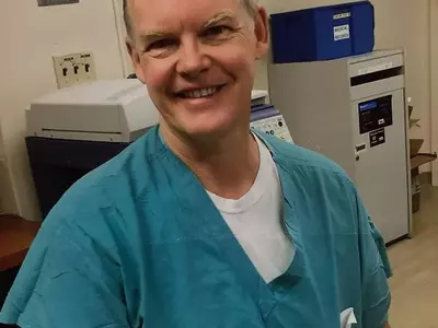 50대 의사, 화이자 백신 접종 후 사망…당국 "조사중"