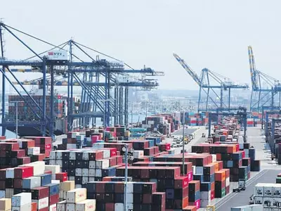 항만 하역작업 지연… 수입업체 ‘속 탄다’