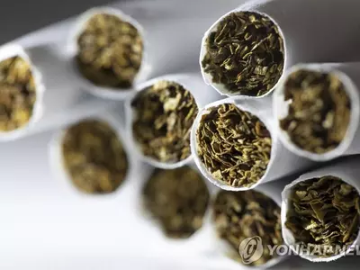 코로나19 방역도 중요하지만…미국, 흡연자에 백신 우선권 논란