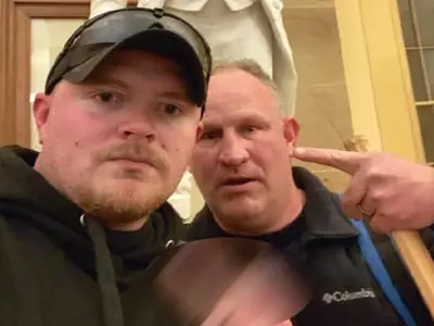 연방의회 난입 장면 SNS 올렸다가 덜미