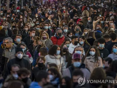 팬데믹 1년의 교훈…"소독·가림막보다 마스크 착용이 낫다"