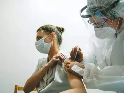 “백신 접종 거부하는 직원 강요할 수 없다”