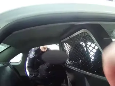 아홉살 소녀에 수갑·최루가스…미 경찰 또 공권력 남용 논란