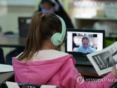 대면수업 재개 논쟁 가열