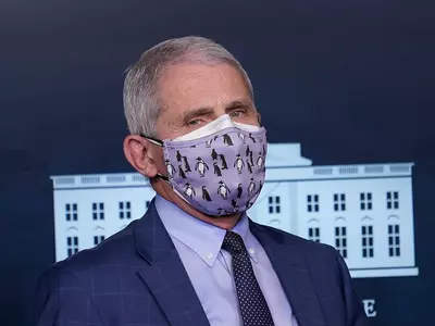 CDC 국장 '이중 마스크 사용' 권고