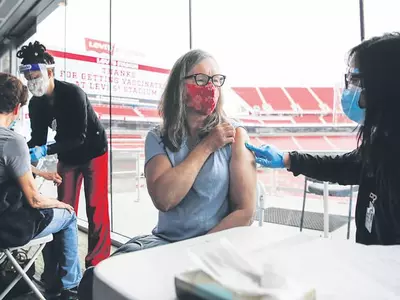 백신 접종 부위 붓고 통증 있다면 ‘냉찜질’을