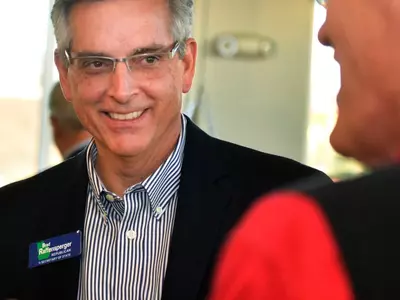 래펜스퍼거 장관 뜻밖의 후원금 쇄도에 흐뭇