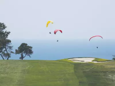 숨막히는 필드의 드라마를 직접 체험한다