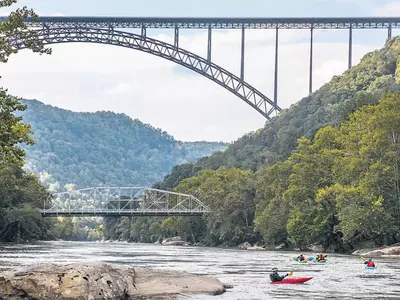 “이사 오면 1만2,000달러 드립니다”
