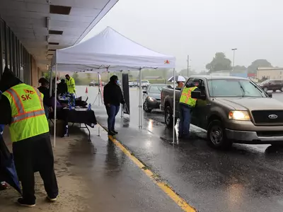 SK 배터리 잡페어 우천에도 200명 몰려