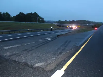 I-985 분기점서 밴 전복 화재 6명 사망