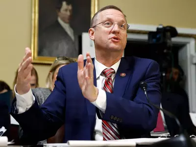 더그 콜리스 전 의원 내년 선거 불출마 선언