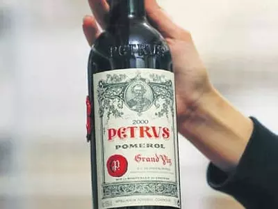 와인 1병에 100만 달러! 우주 숙성 ‘샤토 페트뤼스’