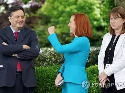 전염병학자 5명중 4명 "실내서 적어도 1년 마스크 써야"