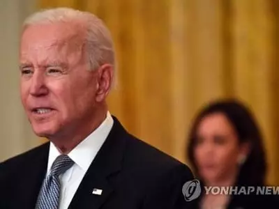 "미국 50개 모든주 확진자 첫 감소…언제 급증할지 몰라"