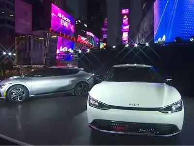 기아 전기차 EV6 내년 시장 판매…타임스퀘어 데뷔 행사