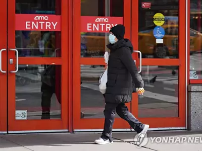 점점 풀리는 마스크 지침…"영화관서 안 써도 돼"