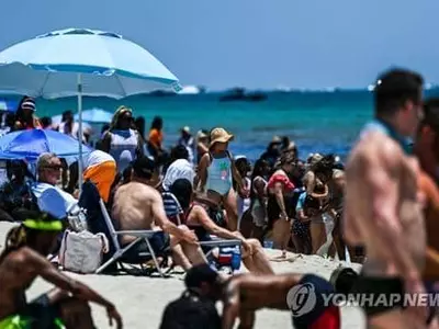 마스크 벗고 여행 떠난 미국…메모리얼 데이 연휴 '북새통'