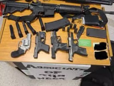 총기 6개 들고 퍼블릭스 난입 남성 체포