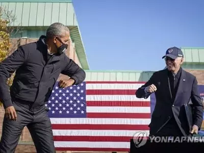 바이든·오바마 화상조우…오바마케어 최다등록에 "함께 해냈다"