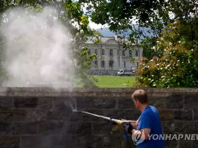 미-러 정상 대면 준비하는 스위스 제네바 회담장