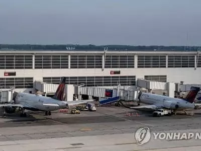 비행기 난동 승객은 휴직 중인 델타항공 직원