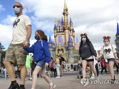 디즈니월드, 총기 소지 적발 사례 크게 늘어