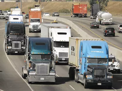 일터 복귀 늘며 차 보험료도 들썩