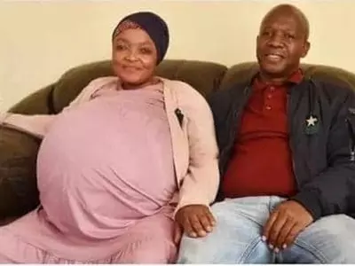 세계 최초 열쌍둥이 미스터리…아빠도 "아직 아기들 못 봤다"