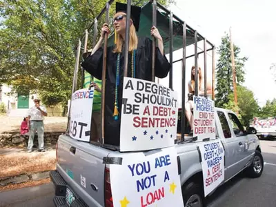 50세 넘어서도 학자금 빚에 ‘허덕허덕’