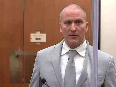 플로이드 살해 경관 22년6개월 징역형