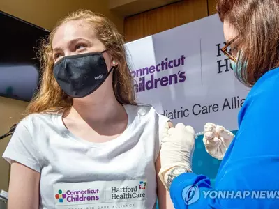 연구진 "화이자·모더나 백신, 예방효과 몇년 지속될수도"