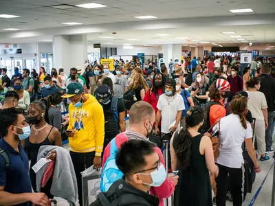 독립기념일 연휴 델타변이 확산 우려… ‘2개의 미국’ 갈림길